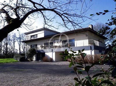 /international/fr/apremont-centre-val-de-loire-310108843375/