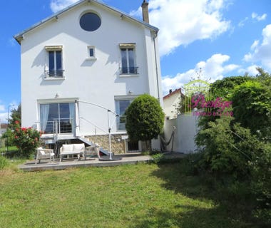 /international/fr/le-mesnil-le-roi-ile-de-france-310108163817/