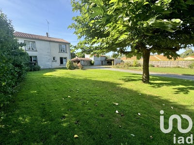 /international/fr/saint-maurice-le-girard-pays-de-la-loire-310098808899/