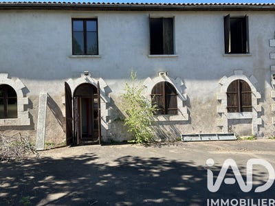 /international/fr/confolens-charente-310107237275/