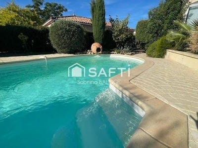 /international/fr/plaissan-languedoc-roussillon-310104798318/
