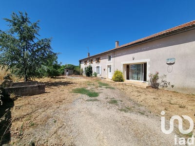 /international/fr/thenezay-charente-310100827083/