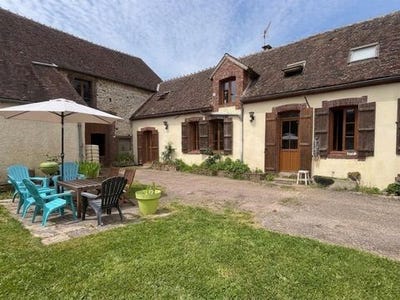 /international/fr/aillant-sur-tholon-burgundy-310108459323/
