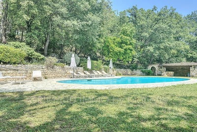 /international/fr/callas-provence-alpes-cote-d-azur-310100714928/