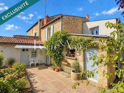 /international/fr/fontenay-le-comte-pays-de-la-loire-310109908063/