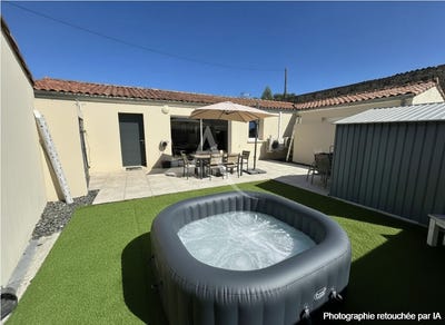/international/fr/fontenay-le-comte-pays-de-la-loire-310110132369/