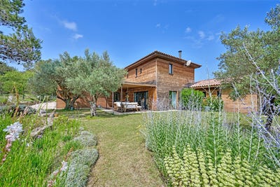 /international/fr/anduze-languedoc-roussillon-310109100634/?lang=th