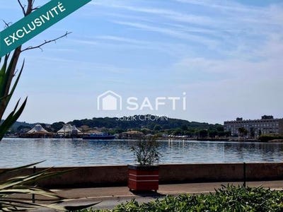 /international/fr/la-seyne-sur-mer-provence-alpes-cote-d-azur-310108375300/