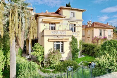 /international/fr/cannes-provence-alpes-cote-d-azur-310101110780/?lang=en