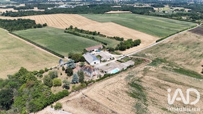/international/fr/saint-hilaire-du-bois-charente-310109605209/