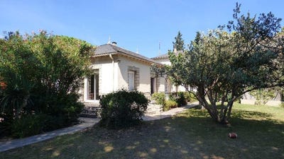 /international/fr/pezenas-languedoc-roussillon-310109174996/?lang=de