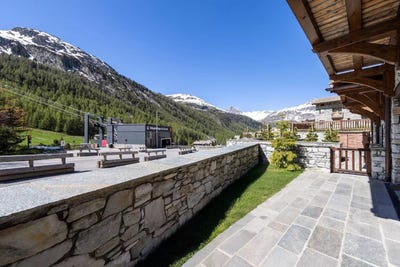 /international/fr/val-d-isere-rhone-310101208513/?lang=en