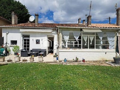 /international/fr/mirambeau-charente-310108650299/