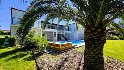 /international/fr/les-mathes-charente-310099918668/