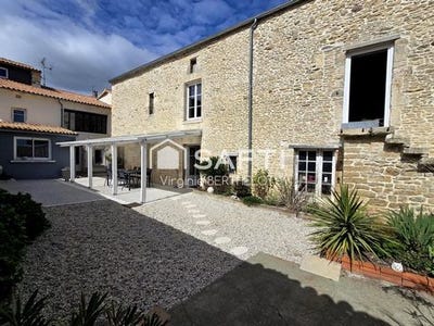 /international/fr/champdeniers-charente-310107366287/