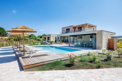 /international/fr/lecci-corsica-310105026609/