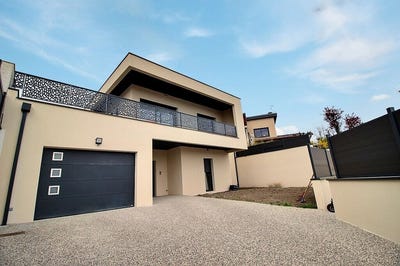 /international/fr/clermont-ferrand-auvergne-310107245521/