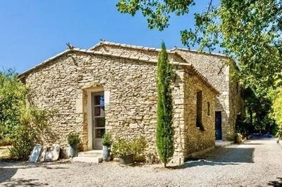 /international/fr/gordes-provence-alpes-cote-d-azur-310110352395/