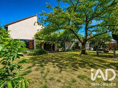 /international/fr/riom-auvergne-310106795900/