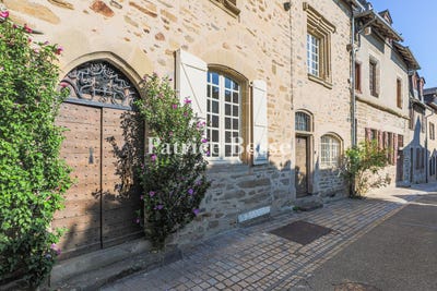 /international/fr/uzerche-limousin-310106682647/