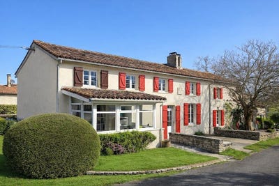 /international/fr/poullignac-charente-310106018953/