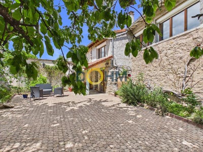 /international/fr/brioude-auvergne-310108376630/