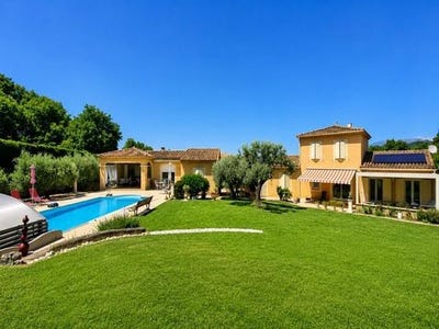 /international/fr/malemort-du-comtat-provence-alpes-cote-d-azur-310109206117/?lang=th