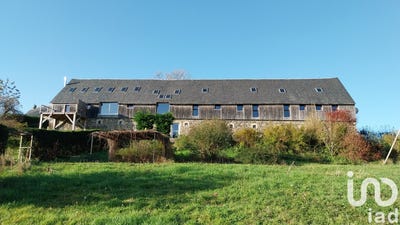 /international/fr/la-tour-d-auvergne-auvergne-310103086441/
