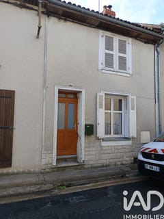 /international/fr/monts-sur-guesnes-charente-310105298720/
