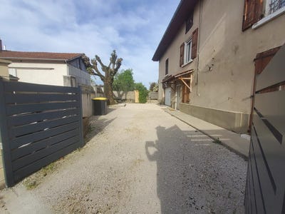 /international/fr/la-buisse-rhone-310107333163/