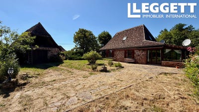 /international/fr/hautefort-aquitaine-310119952407/