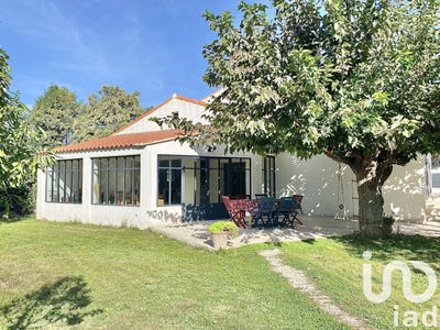 /international/fr/salon-de-provence-provence-alpes-cote-d-azur-310101160300/?lang=en