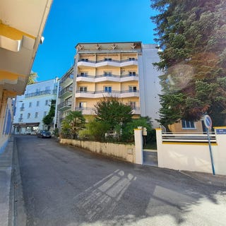 /international/fr/capvern-midi-pyrenees-310100284628/?lang=es