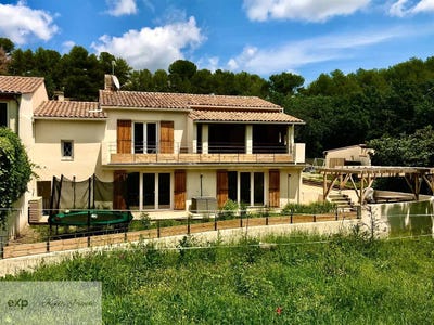 /international/fr/pierrevert-provence-alpes-cote-d-azur-310100377038/
