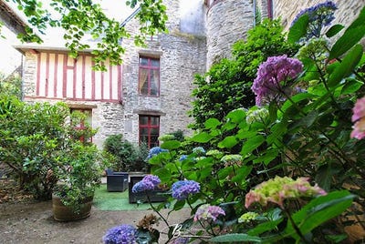 /international/fr/ploermel-brittany-120092977967/