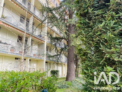 /international/fr/saint-julien-les-villas-ardennes-310109077724/?lang=it