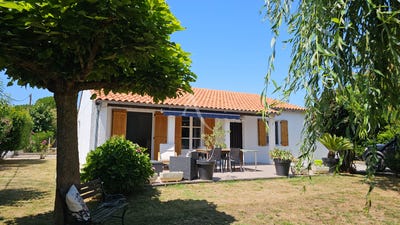 /international/fr/port-des-barques-charente-310104466268/