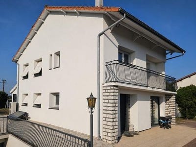 /international/fr/thouars-charente-310108995461/?lang=th