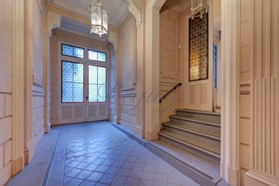 /international/fr/tours-centre-val-de-loire-310107921486/