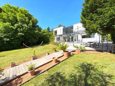 /international/fr/bourg-saint-andeol-rhone-310098906039/