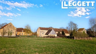 /international/fr/cour-maugis-sur-huisne-upper-normandy-310106968140/