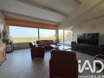 /international/fr/thouars-charente-310105719275/