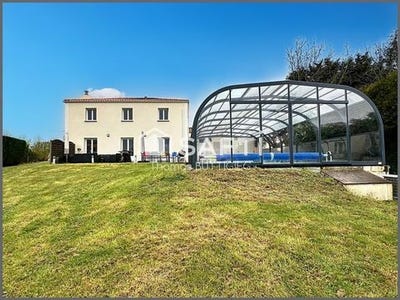 /international/fr/montbert-pays-de-la-loire-310099074928/