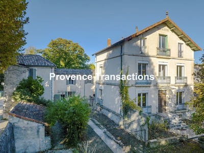 /international/fr/vaison-la-romaine-provence-alpes-cote-d-azur-310098948730/