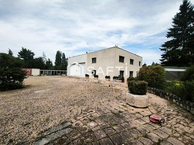 /international/fr/verneuil-en-halatte-picardie-310101379770/?lang=zh-cn