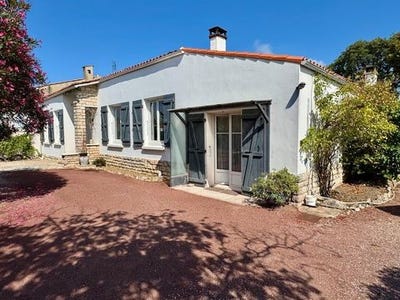 /international/fr/le-chateau-d-oleron-charente-310101382221/