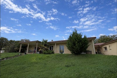 /international/fr/lissac-et-mouret-midi-pyrenees-310109926757/