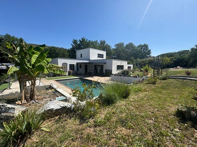 /international/fr/limoux-languedoc-roussillon-310104473921/