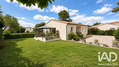 /international/fr/poulx-languedoc-roussillon-310108949736/