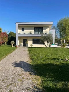 /international/fr/chens-sur-leman-rhone-310108633725/